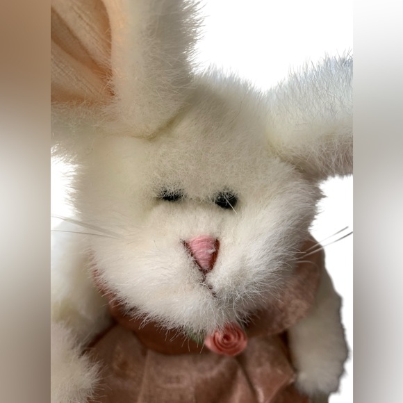 Vintage 1993 TY Attic Treasures “Sara” Soft White Bunny Rabbit Plush Toy Easter - Picture 2 of 12